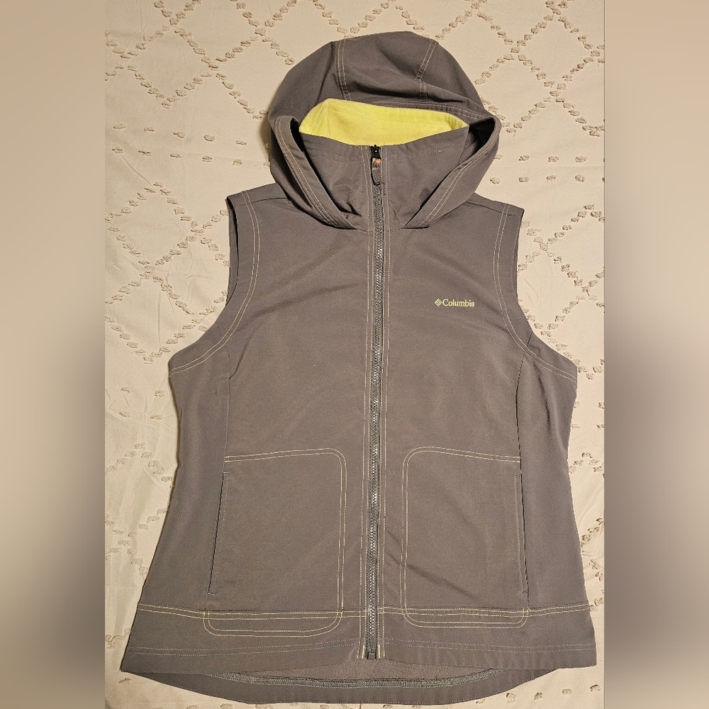 Columbia Women's Gray Hooded Vest